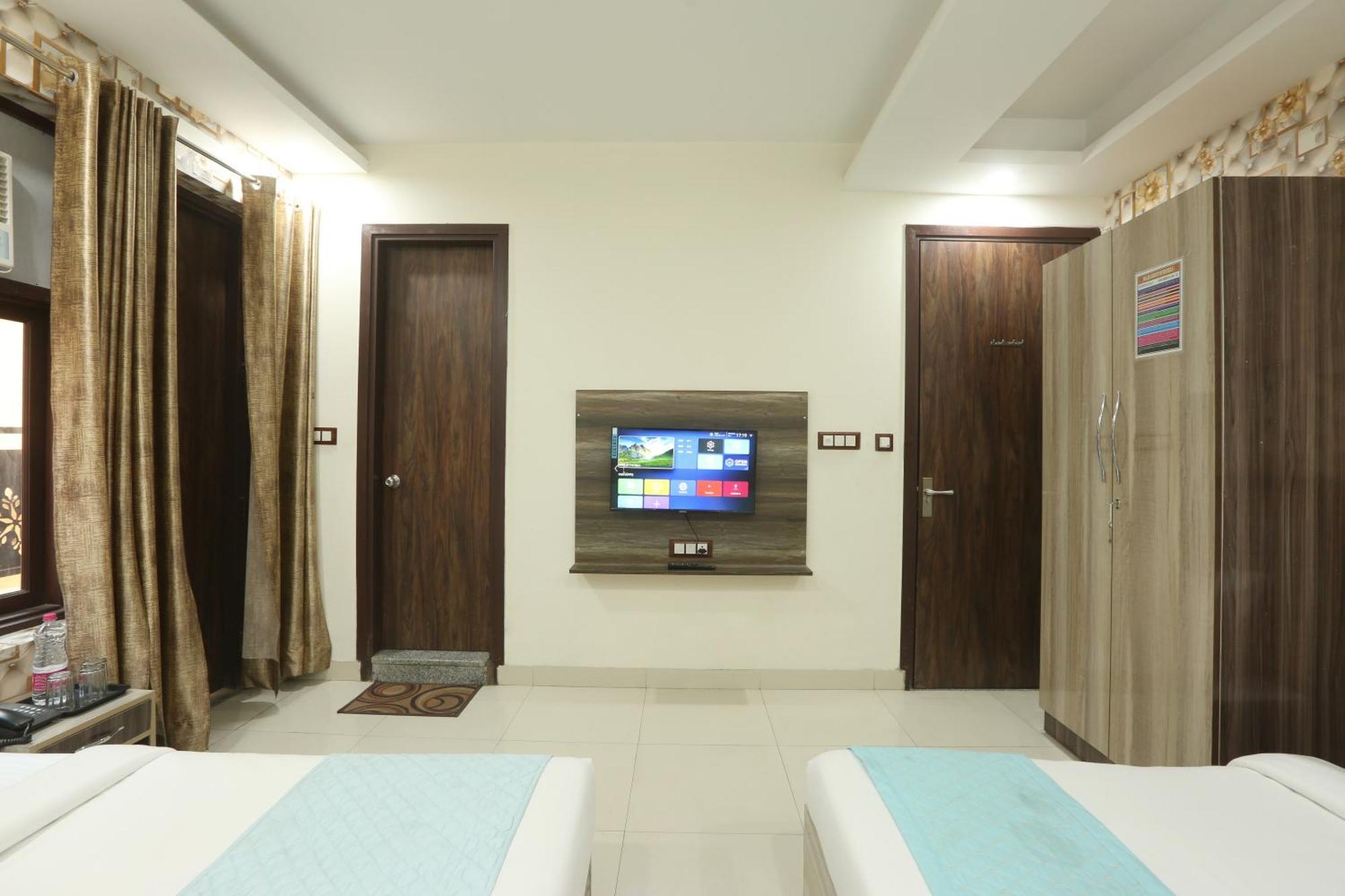 Oaks Inn Plaza Delhi Airport Nowe Delhi Zewnętrze zdjęcie